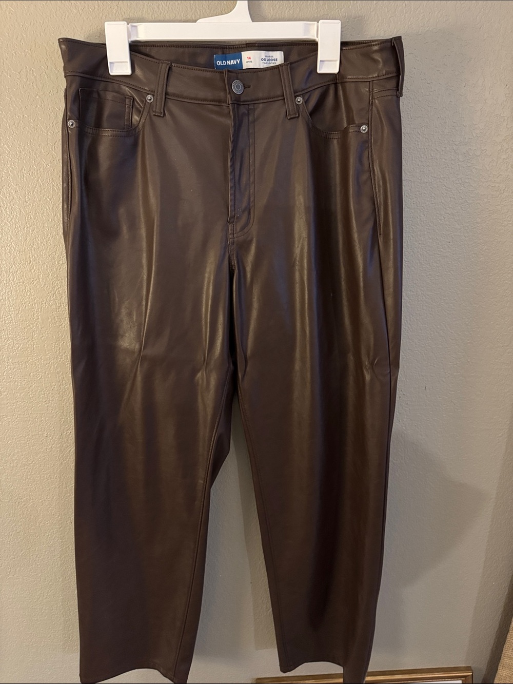 Old Navy Women’s Faux Leather OG Loose Jeans in Dark Brown. Size 14 Petite